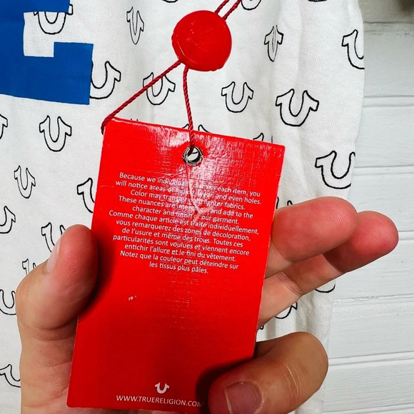 True Religion Boys Monogram Logo T-Shirt White Size L Graphic Print - Picture 9 of 13